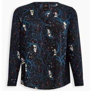 Torrid Snow White Hi-Lo Blouse, Size 5